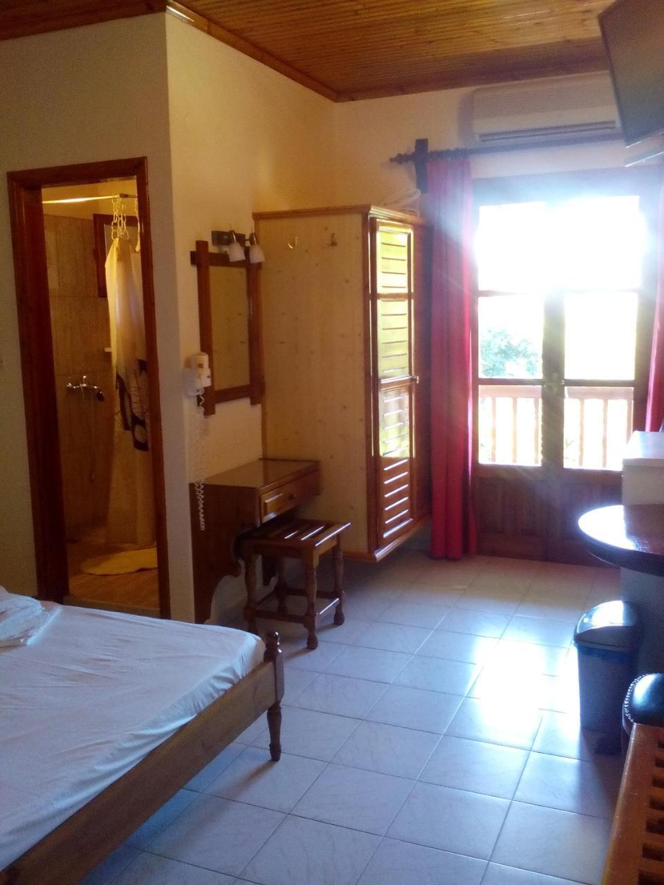 Appartamento Pansion Matoula Città di Skiathos Esterno foto